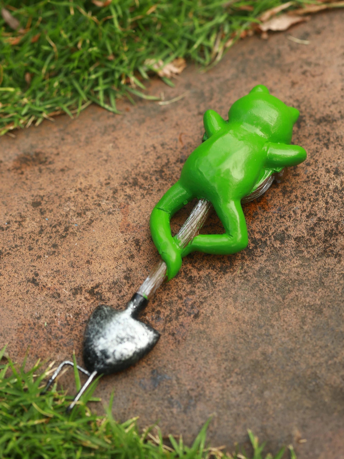 1pc Creative Frog Rabbit Turtle Gnome Shovel Outdoor Garden Bonsai Craft Decorations